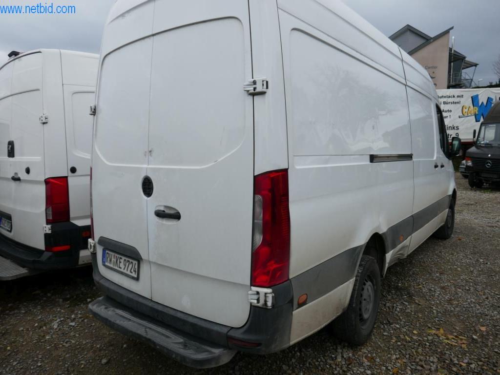 Pojazdy służbowe-9