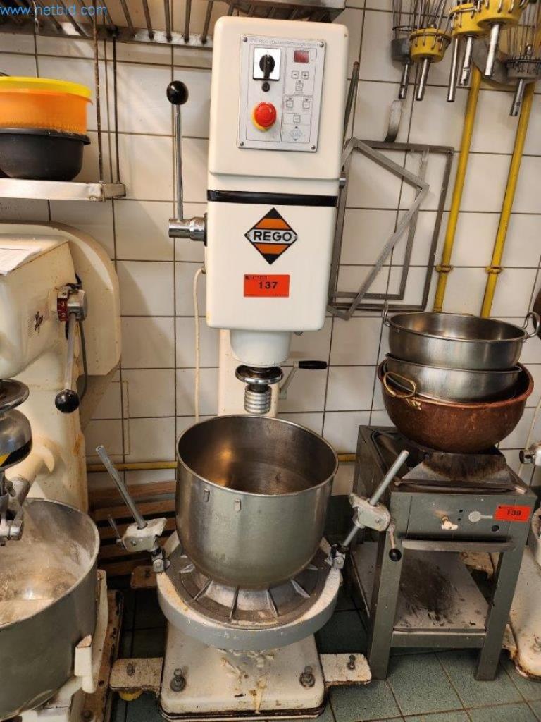 Sprzęt i maszyny piekarnicze, maszyny cukiernicze, wyposażenie magazynów, flota pojazdów-1