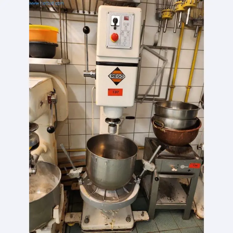 Sprzęt i maszyny piekarnicze, maszyny cukiernicze, wyposażenie magazynów, flota pojazdów-1