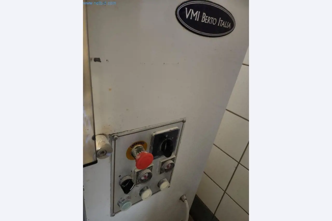 Equipement et machines de boulangerie, machines de pâtisserie, équipement de stockage, parc de véhicules-2