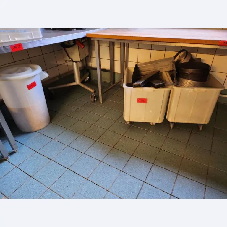 Pekařská zařízení a stroje, cukrářské stroje, vybavení skladů, vozový park-7