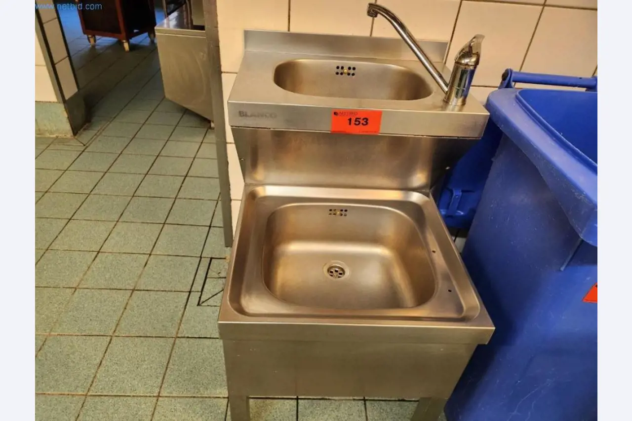 Uitrusting en machines voor bakkerijen, machines voor banketbakkerijen, magazijnuitrusting, wagenpark-1