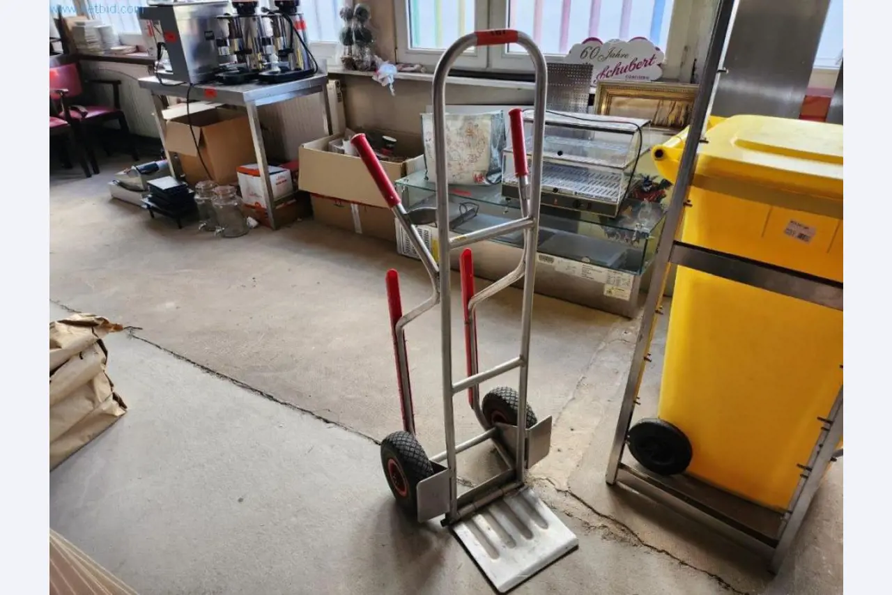 Equipos y máquinas de panadería, máquinas de confitería, equipos de almacén, parque de vehículos-1