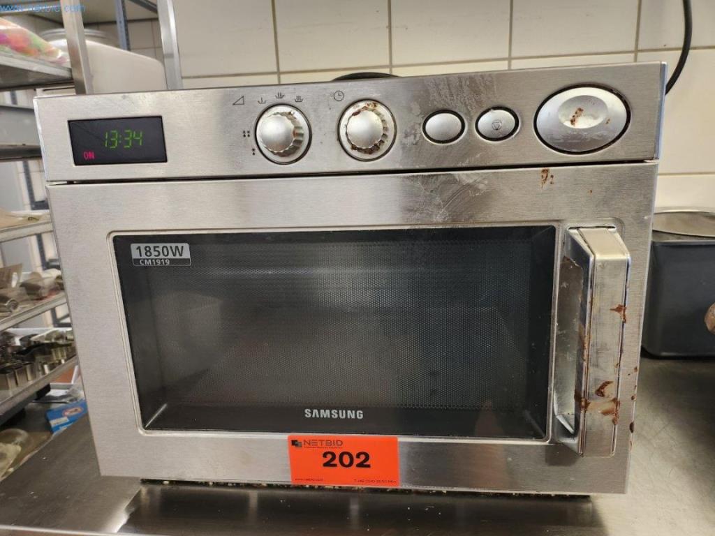 Sprzęt i maszyny piekarnicze, maszyny cukiernicze, wyposażenie magazynów, flota pojazdów-1