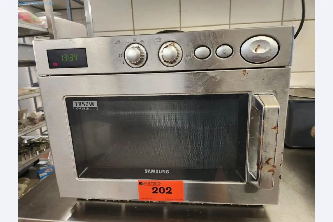 Sprzęt i maszyny piekarnicze, maszyny cukiernicze, wyposażenie magazynów, flota pojazdów-1