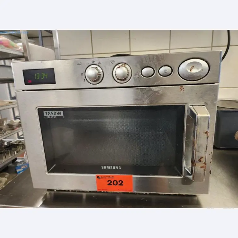 Sprzęt i maszyny piekarnicze, maszyny cukiernicze, wyposażenie magazynów, flota pojazdów-1