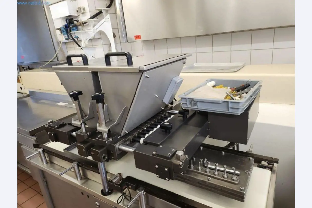 Equipement et machines de boulangerie, machines de pâtisserie, équipement de stockage, parc de véhicules-5