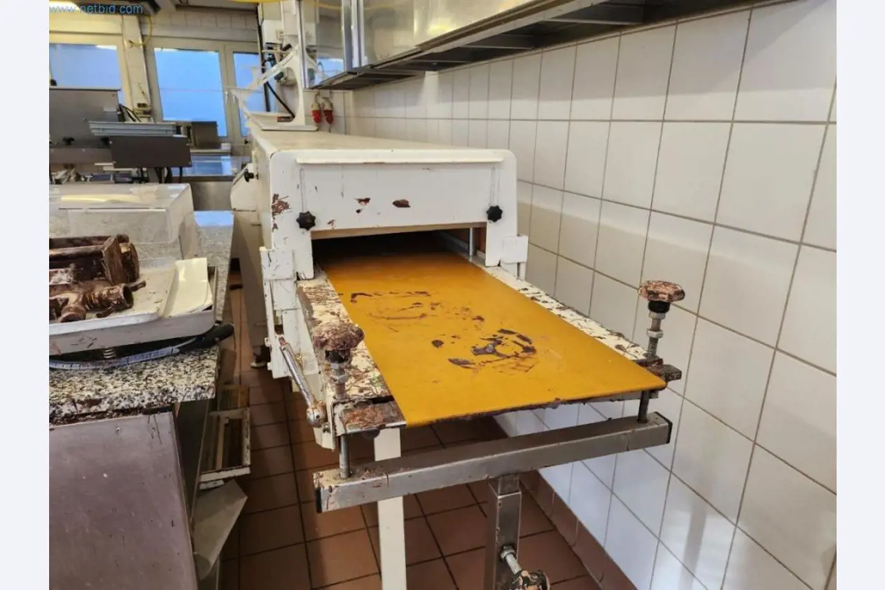 Pekařská zařízení a stroje, cukrářské stroje, vybavení skladů, vozový park-2