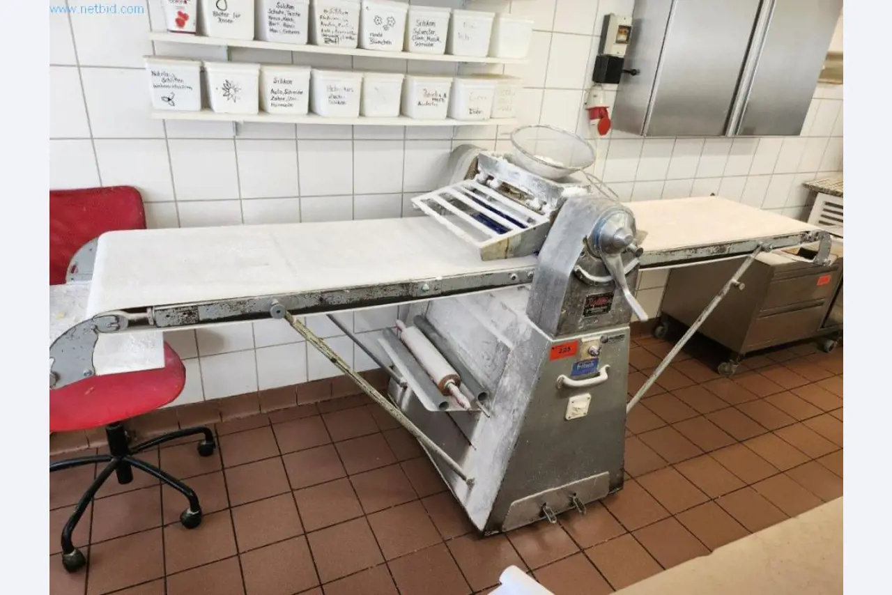 Uitrusting en machines voor bakkerijen, machines voor banketbakkerijen, magazijnuitrusting, wagenpark-1