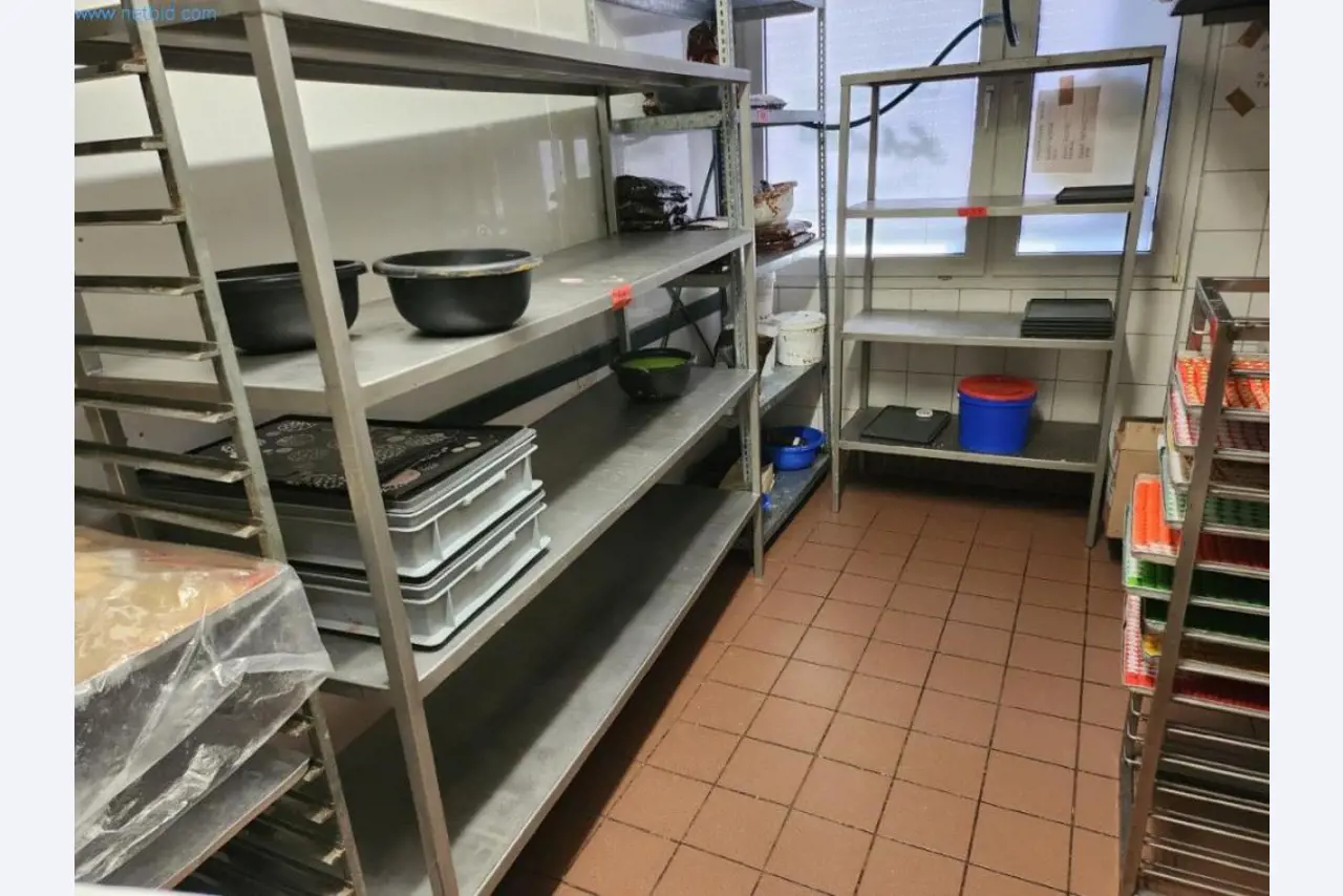Uitrusting en machines voor bakkerijen, machines voor banketbakkerijen, magazijnuitrusting, wagenpark-1