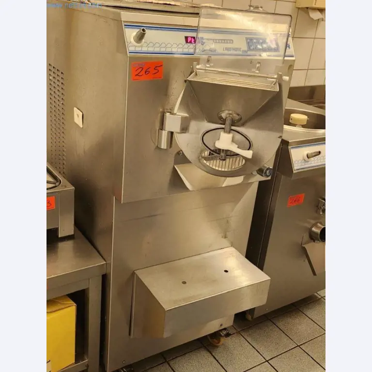 Equipement et machines de boulangerie, machines de pâtisserie, équipement de stockage, parc de véhicules-1