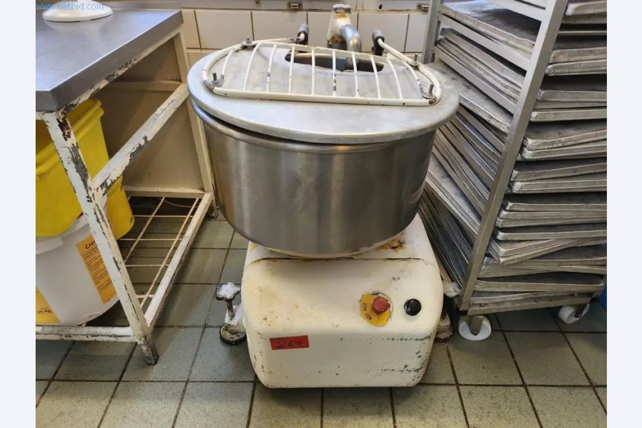 Equipamento e máquinas de padaria, máquinas de confeitaria, equipamento de armazém, frota de veículos-1