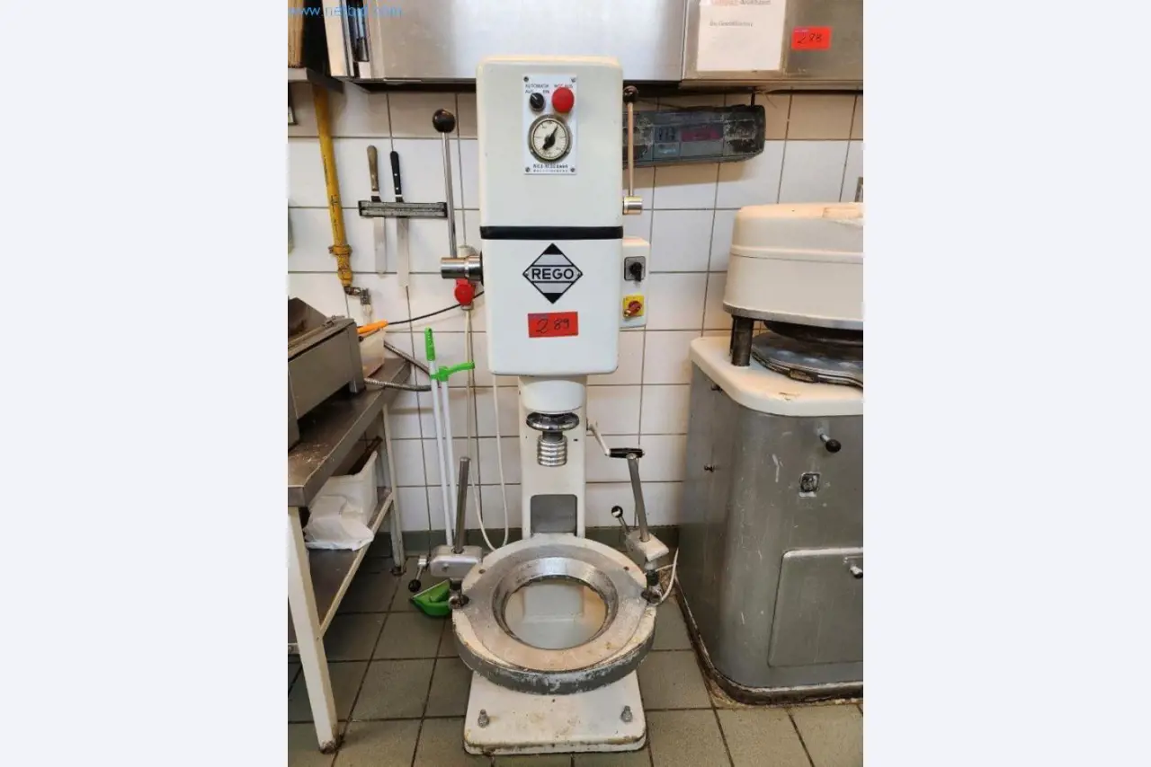 Sprzęt i maszyny piekarnicze, maszyny cukiernicze, wyposażenie magazynów, flota pojazdów-1