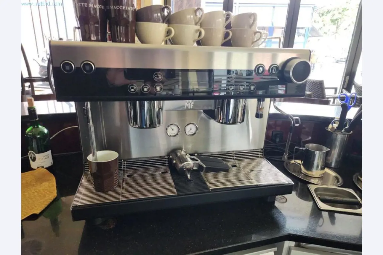 Uitrusting en machines voor bakkerijen, machines voor banketbakkerijen, magazijnuitrusting, wagenpark-1