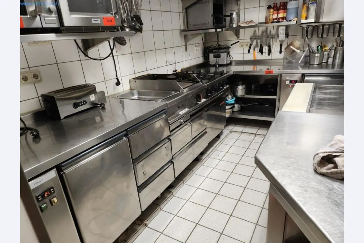 Equipos y máquinas de panadería, máquinas de confitería, equipos de almacén, parque de vehículos-1