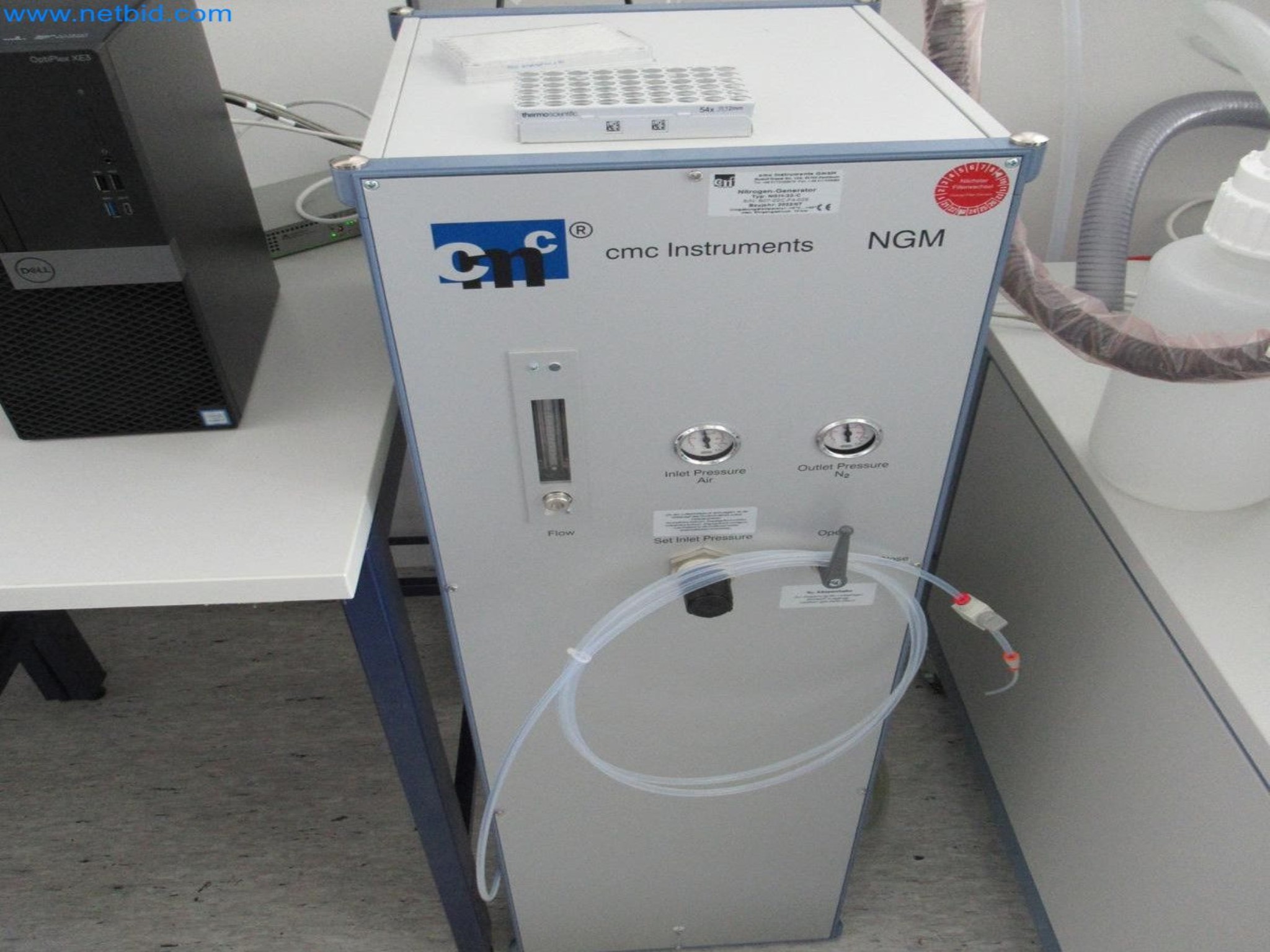 Velmi dobře udržovaný hmotnostní spektrometr se systémem HPLC a příslušenstvím-1