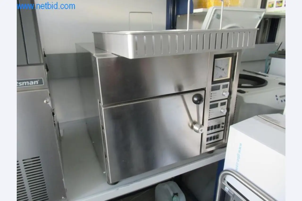 Very well maintained mass spectrometer with HPLC system and accessories-1