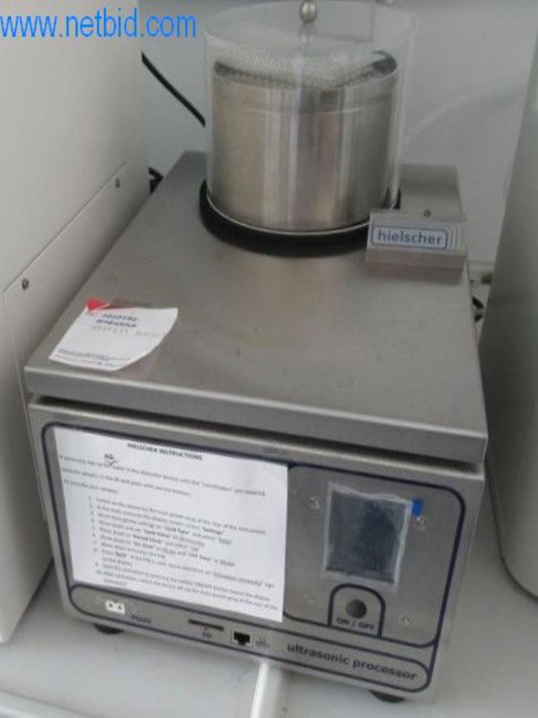 Velmi dobře udržovaný hmotnostní spektrometr se systémem HPLC a příslušenstvím-1