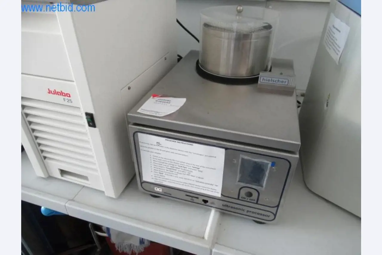 Velmi dobře udržovaný hmotnostní spektrometr se systémem HPLC a příslušenstvím-2