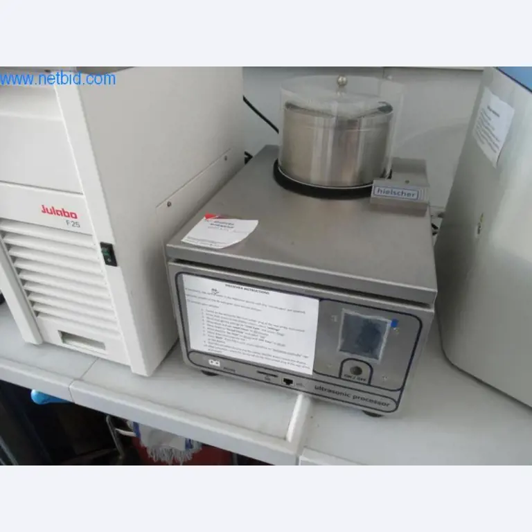 Velmi dobře udržovaný hmotnostní spektrometr se systémem HPLC a příslušenstvím-2