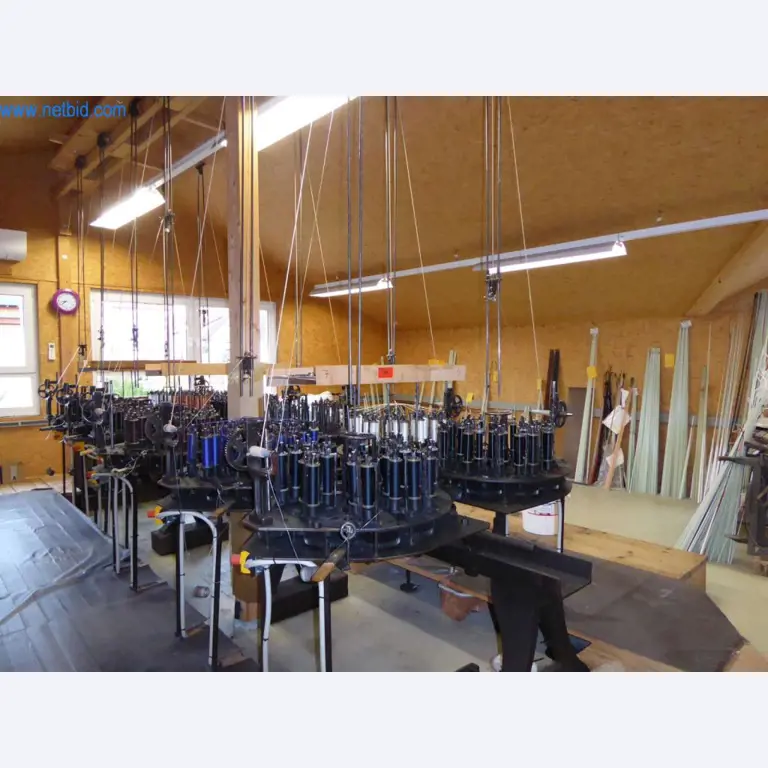 Máquinas para la fabricación de artículos de cuero, guarnicionería y talabartería-1