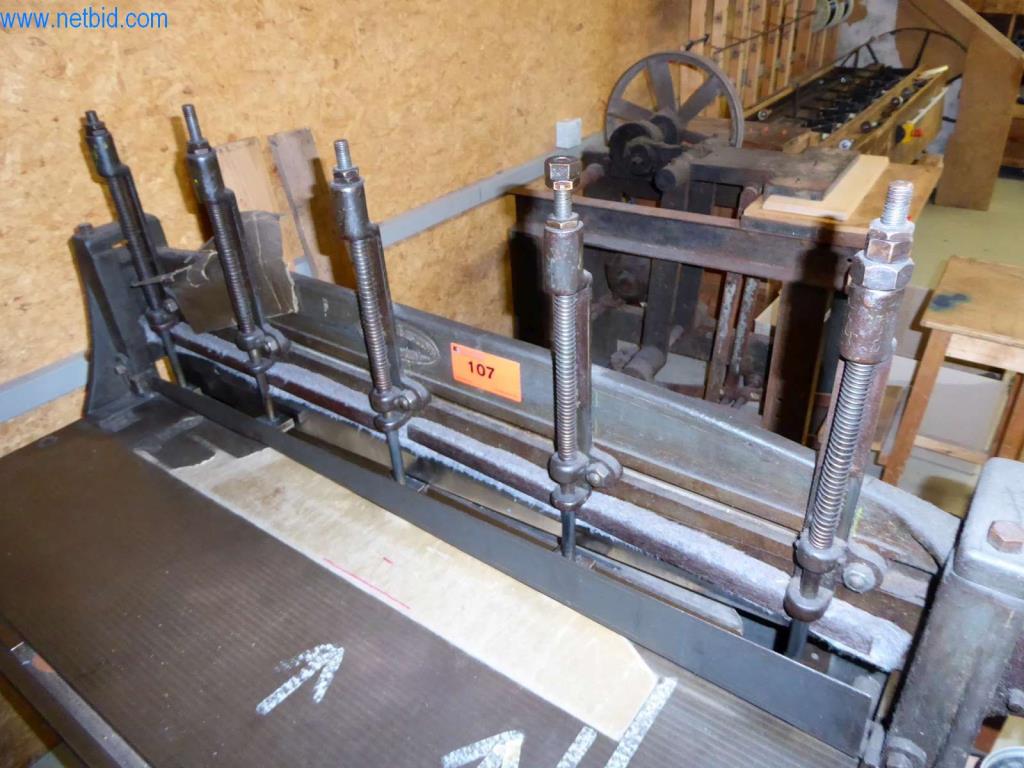 Máquinas para la fabricación de artículos de cuero, guarnicionería y talabartería-2