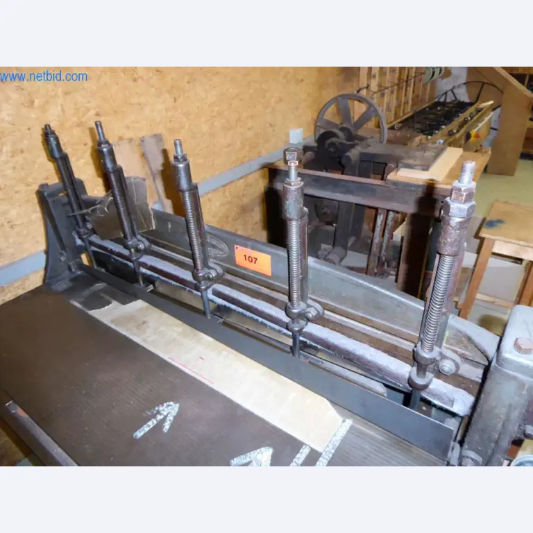 Máquinas para la fabricación de artículos de cuero, guarnicionería y talabartería-2