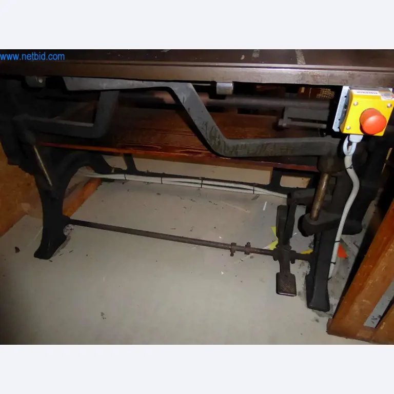 Máquinas para la fabricación de artículos de cuero, guarnicionería y talabartería-3