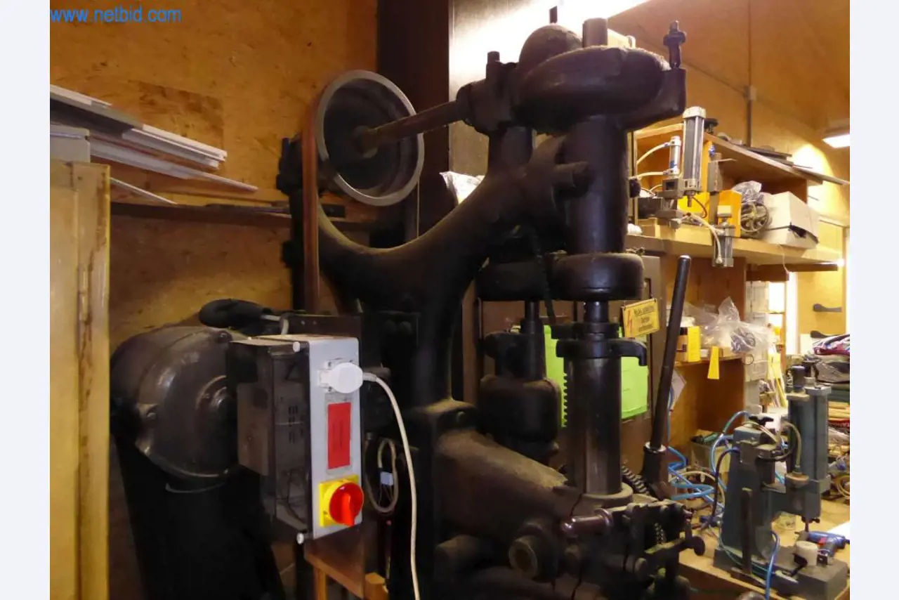 Maschinen zur Herstellung Leder-, Sattlerwaren und Gerten-5