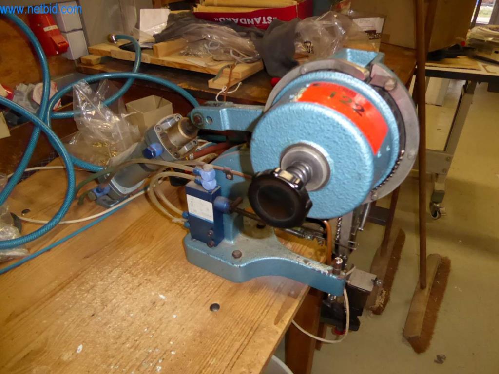 Maschinen zur Herstellung Leder-, Sattlerwaren und Gerten-1