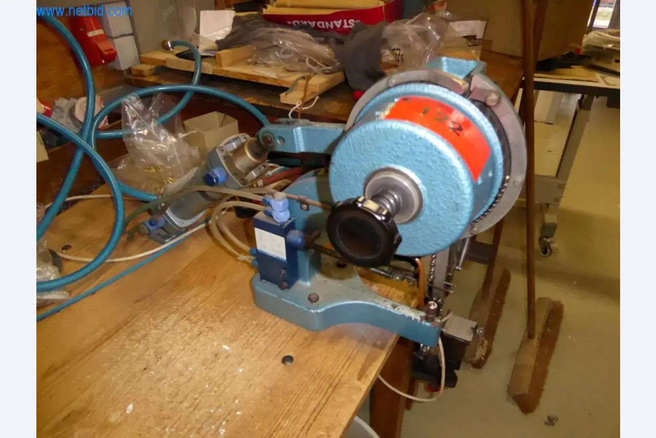 Maschinen zur Herstellung Leder-, Sattlerwaren und Gerten-1