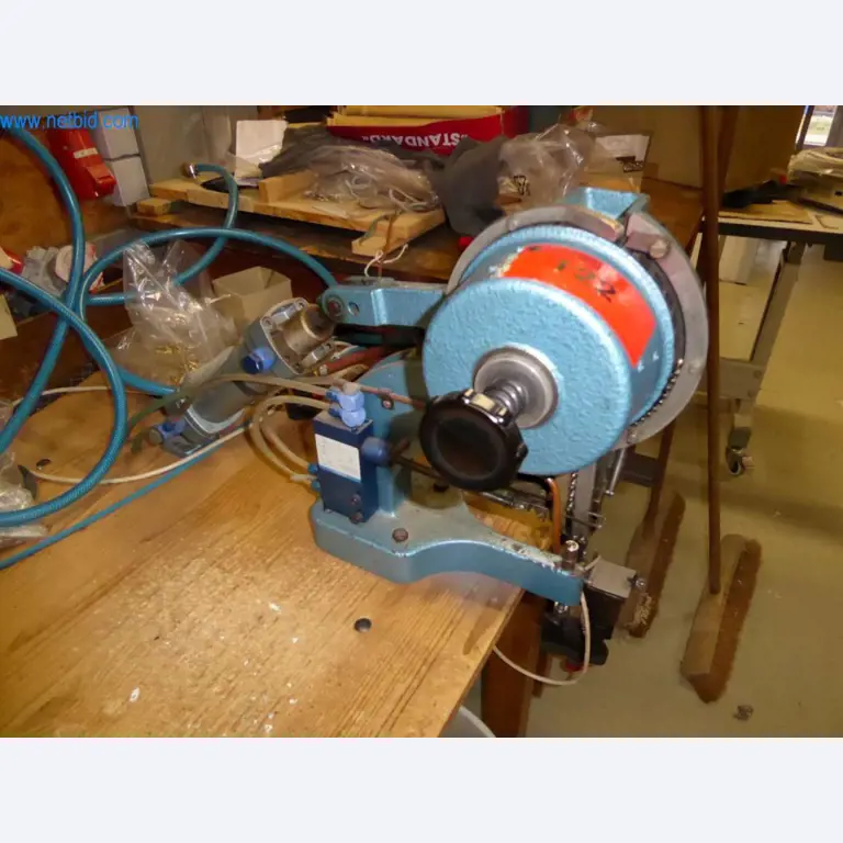 Maschinen zur Herstellung Leder-, Sattlerwaren und Gerten-1