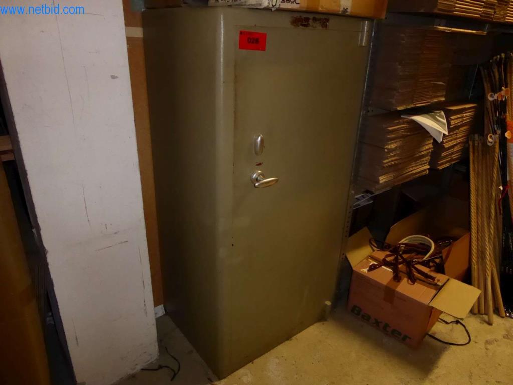 Máquinas para la fabricación de artículos de cuero, guarnicionería y talabartería-1