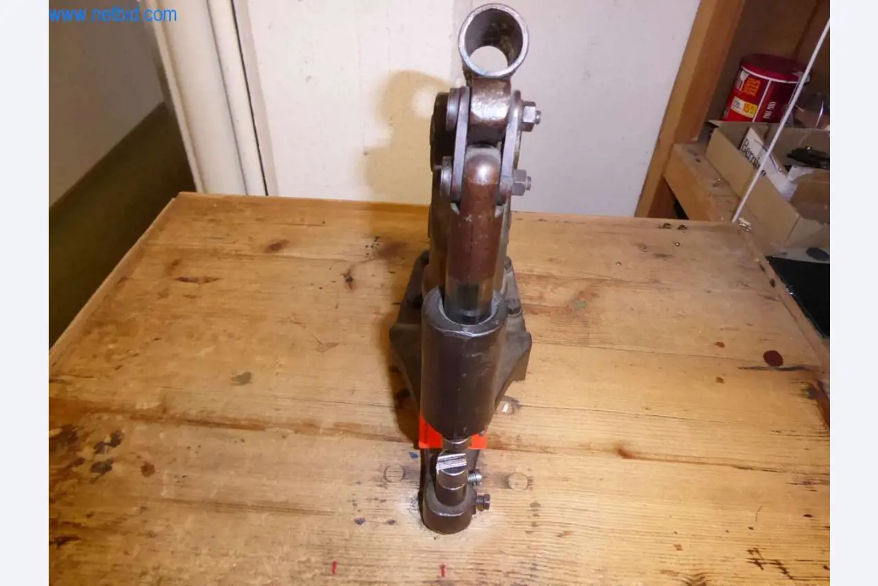 Maszyny do produkcji wyrobów skórzanych, rymarskich i roślinnych-4