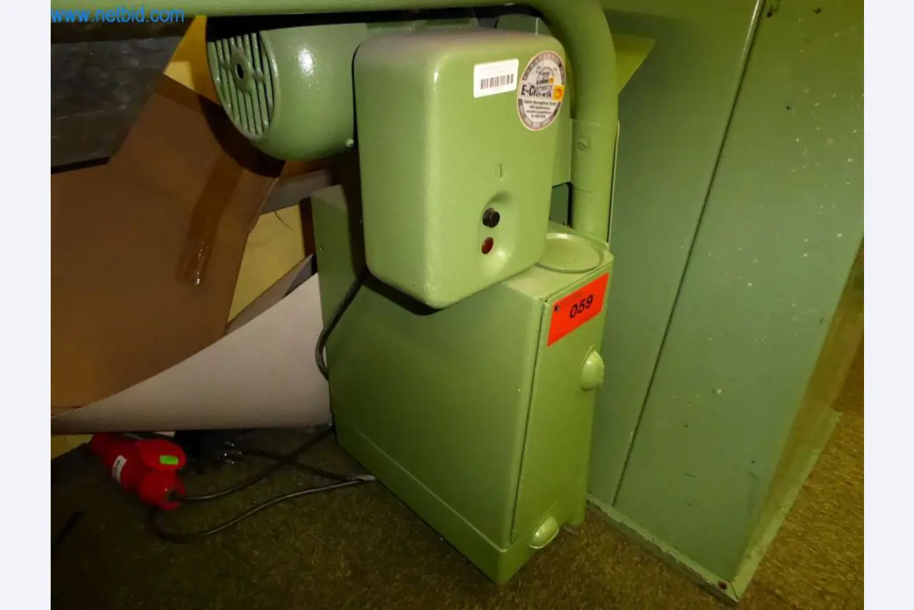 Machines voor de productie van lederwaren, zadeltuig en gewassen-3