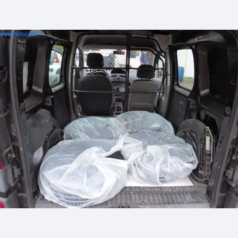 Máquinas para la fabricación de artículos de cuero, guarnicionería y talabartería-8