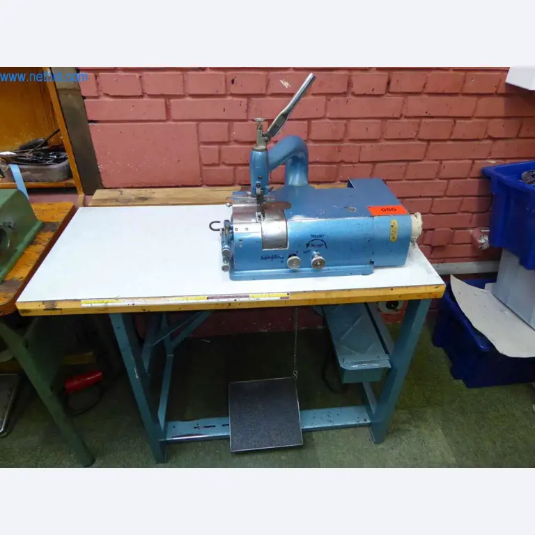 Máquinas para la fabricación de artículos de cuero, guarnicionería y talabartería-1