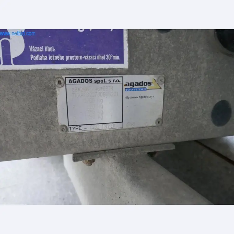 Stavební stroje, stavební příslušenství, lešení, bednicí nosníky, podpěry, kovoobráběcí stroje a vozidla-3