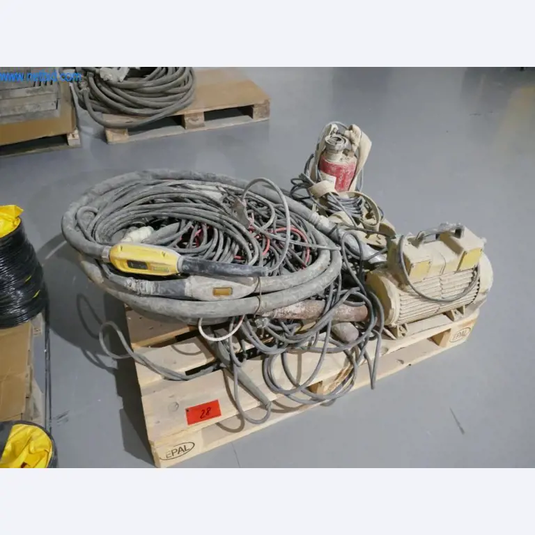 Maquinaria de construcción, accesorios de construcción, andamios, vigas de encofrado, soportes, maquinaria y vehículos para la metalurgia-1