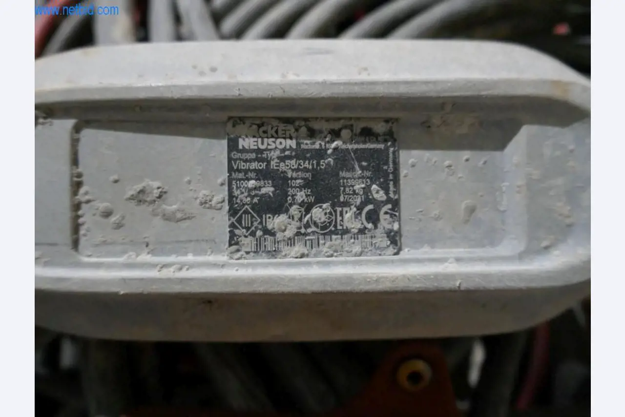 Maquinaria de construcción, accesorios de construcción, andamios, vigas de encofrado, soportes, maquinaria y vehículos para la metalurgia-9
