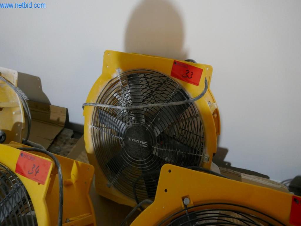 Stavební stroje, stavební příslušenství, lešení, bednicí nosníky, podpěry, kovoobráběcí stroje a vozidla-1