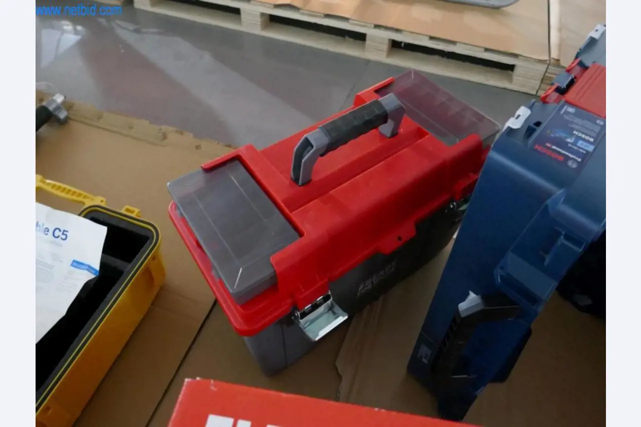 Bouwmachines, bouwaccessoires, steigers, bekistingsbalken, dragers, metaalbewerkingsmachines en -voertuigen-3