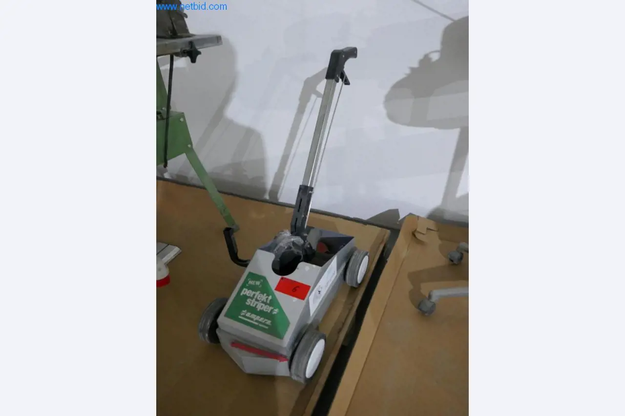 Baumaschinen, Bauzubehör, Gerüste, Schalungsträger, Stützen, metallverarbeitende Maschinen und Fahrzeuge-1