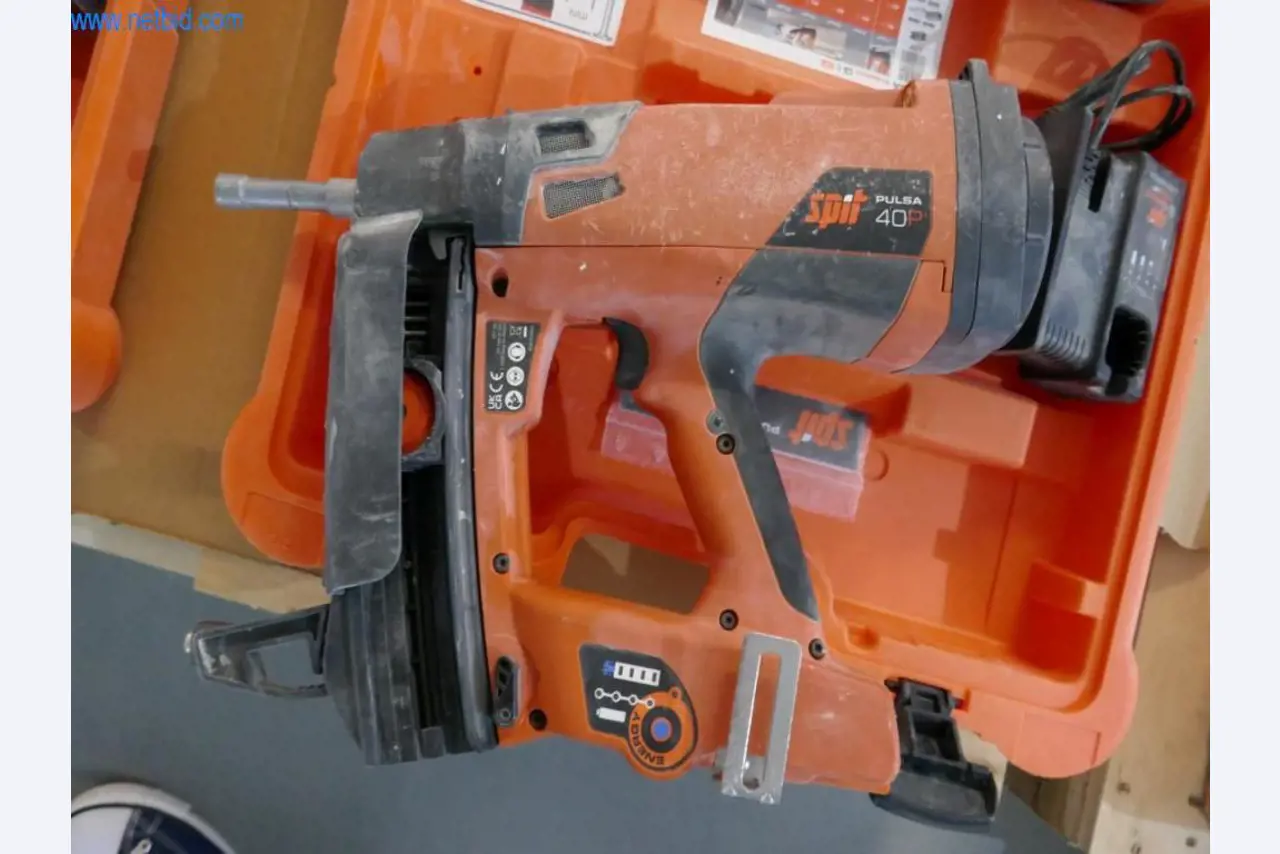 Stavební stroje, stavební příslušenství, lešení, bednicí nosníky, podpěry, kovoobráběcí stroje a vozidla-2