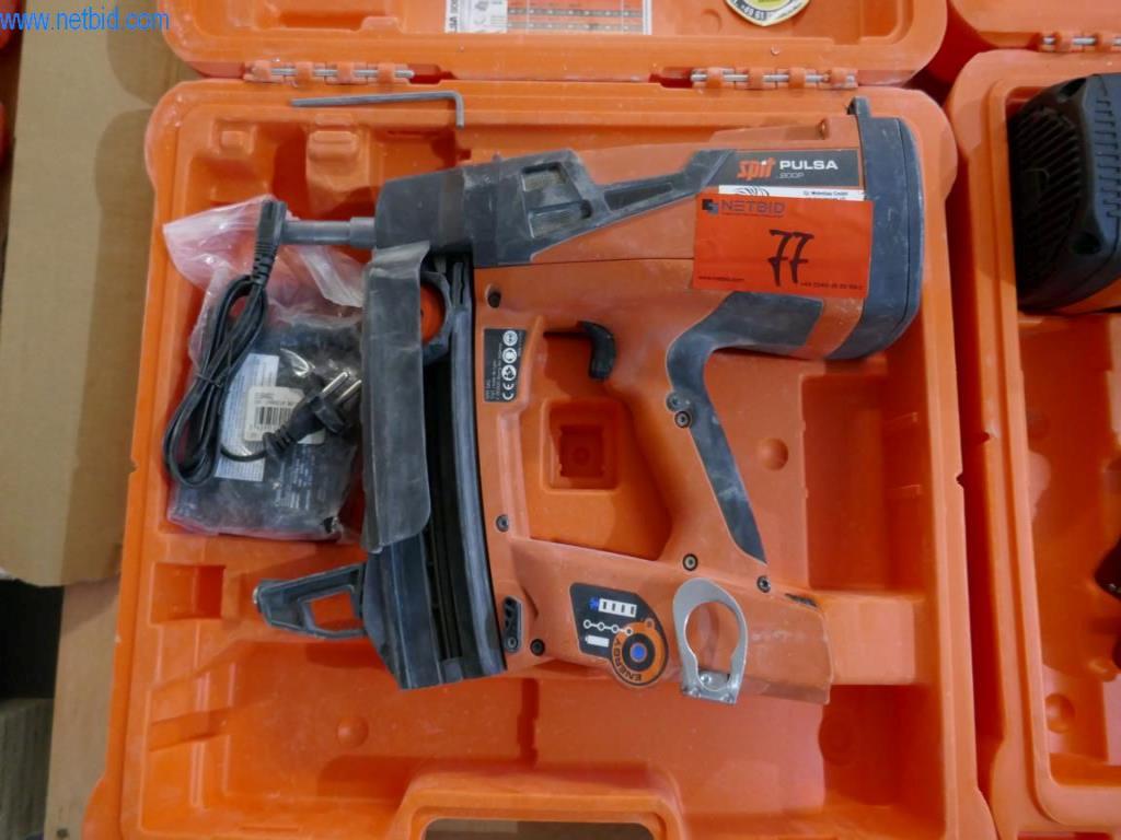 Stavební stroje, stavební příslušenství, lešení, bednicí nosníky, podpěry, kovoobráběcí stroje a vozidla-1