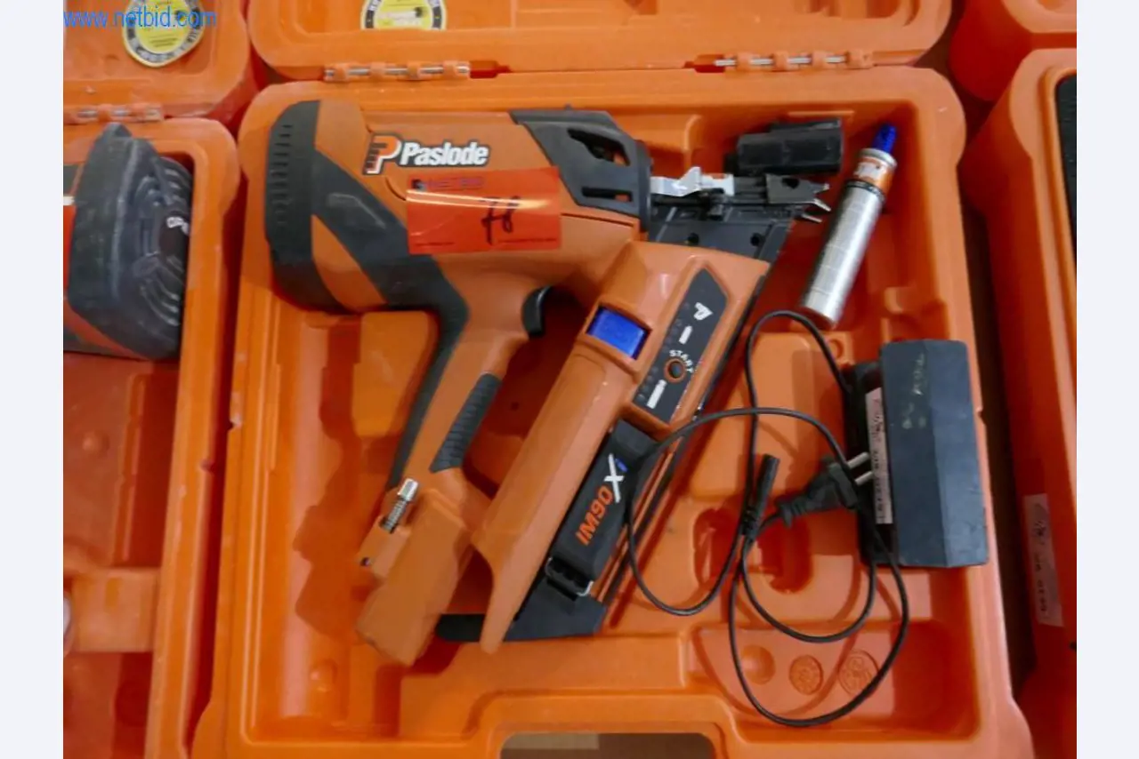 Bouwmachines, bouwaccessoires, steigers, bekistingsbalken, dragers, metaalbewerkingsmachines en -voertuigen-2