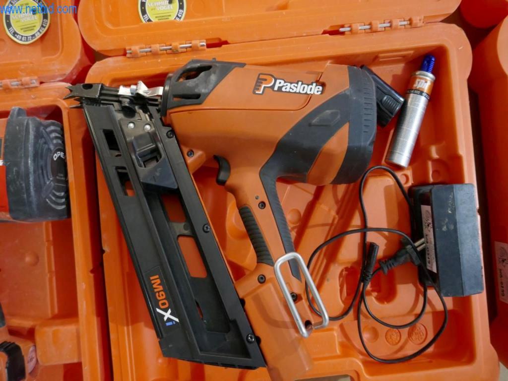 Stavební stroje, stavební příslušenství, lešení, bednicí nosníky, podpěry, kovoobráběcí stroje a vozidla-3