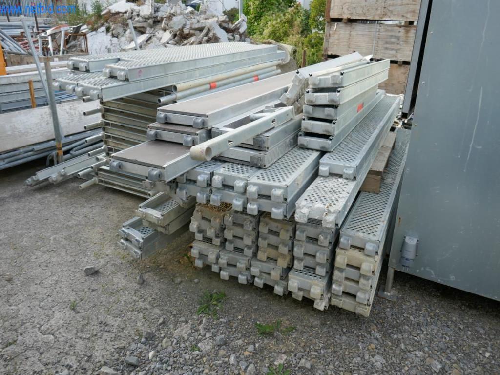 Máquinas de construção, acessórios de construção, andaimes, vigas de cofragem, suportes, máquinas e veículos para trabalhar metais-13