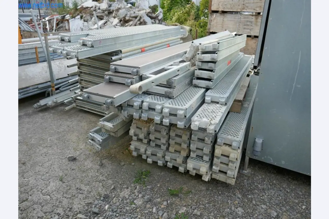 Maszyny budowlane, akcesoria budowlane, rusztowania, belki szalunkowe, podpory, maszyny i pojazdy do obróbki metalu-13