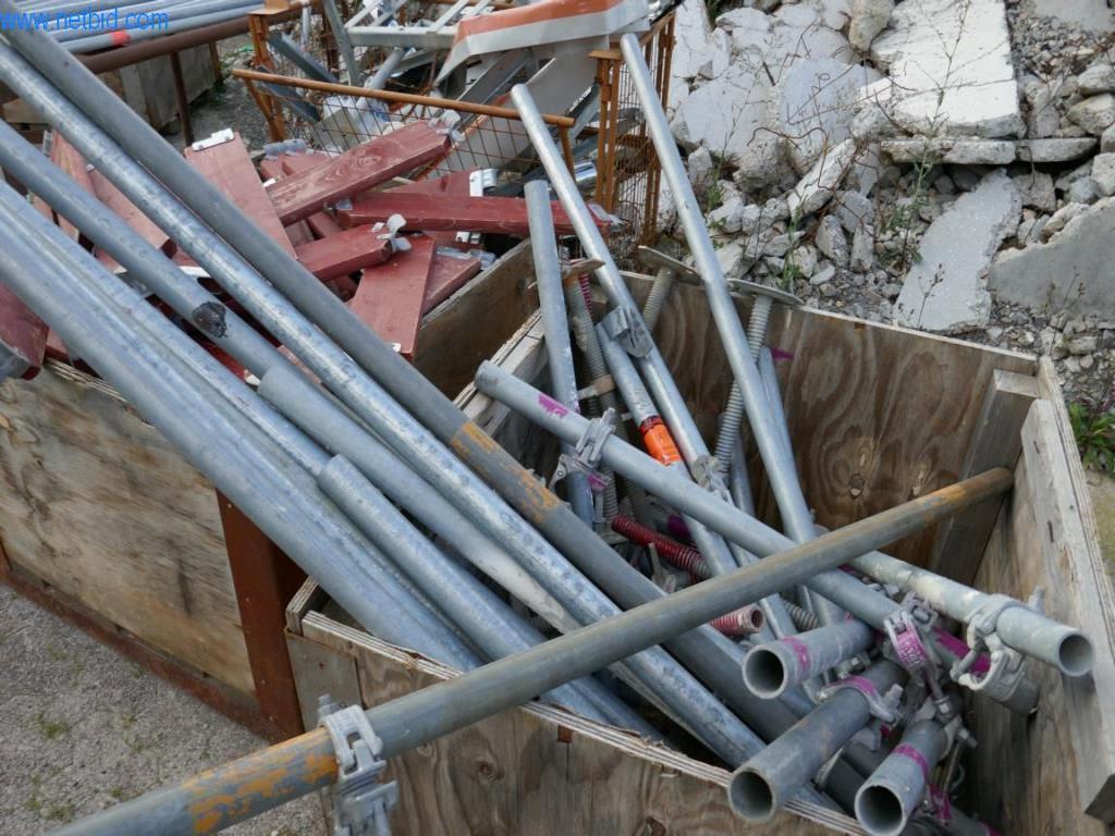 Máquinas de construção, acessórios de construção, andaimes, vigas de cofragem, suportes, máquinas e veículos para trabalhar metais-16